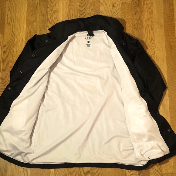 ZINE Button Up Windbreaker With Adjustable Collar - Picture 4 of 5